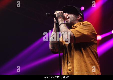 Curitiba, Parana, Brasil. 7th Ott 2022. (INT) Concerto di Detonautas durante la Rock Session 2022 a Curitiba. Credit: ZUMA Press, Inc./Alamy Live News Foto Stock