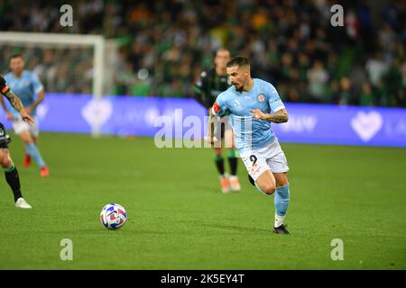 Melbourne, Australia. 7 ottobre 2022. Foto: Jamie McLaren di Melbourne City al gioco Melbourne City contro Western United all'AAMI Park Foto Stock