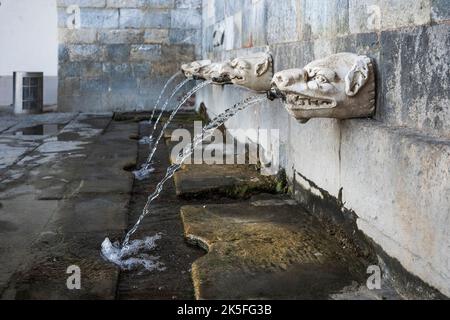 'Fonti di Marina', un'antica fontana vicino all'antico Porto di Piombino, costruita nel 13th ° secolo, centro di Piombino, regione Toscana, Italia Foto Stock