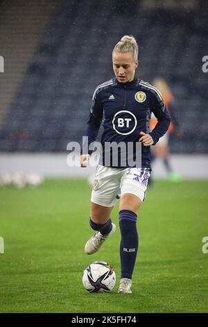 Rachel McLauchlan, fotografato ad Hampden Park durante una sessione di riscaldamento e allenamento Foto Stock