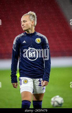 Rachel McLauchlan, fotografato ad Hampden Park durante una sessione di riscaldamento e allenamento Foto Stock