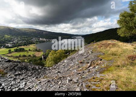 Llyn Padarn, Dinorwic ha disusato la cava di ardesia, Llamberis, Gwynedd, Galles Foto Stock