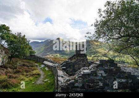 Costruzione di una miniera abbandonata, la cava di ardesia di Dinorwic disusata, Llamberis, Gwynedd, Galles Foto Stock