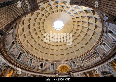 Pantheon (Basilica di Santa Maria ad Martiri o Basilica di San Maria e i Martiri), Basilica Cattolica Romana, Roma, Italia Foto Stock