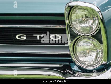 GROSSE POINTE SHORES, MI/USA - 21 GIUGNO 2015: A 1965 Pontiac GTO GTO Grille, EyesOn Design Car Show, Edsel & Eleanor Ford House, vicino a Detroit, Michigan. Foto Stock