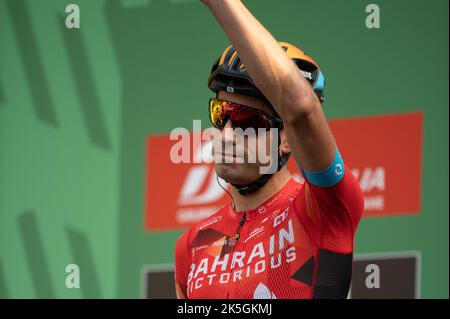 Bergamo, Italia. 08th Ott 2022. Mikel Landa Meana, team Bahrain vittorioso durante giro di Lombardia, Street Cycling a Bergamo, Italia, Ottobre 08 2022 Credit: Independent Photo Agency/Alamy Live News Foto Stock