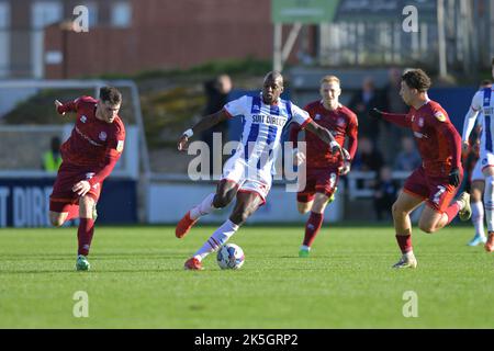 Hartlepool, Regno Unito. 05th Ott 2022. Mohamad Sylla di Hartlepool United durante la partita della Sky Bet League 2 tra Hartlepool United e Carlisle United a Victoria Park, Hartlepool, sabato 8th ottobre 2022. (Credit: Scott Llewellyn | NOTIZIE MI) Credit: NOTIZIE MI & Sport /Alamy Live News Foto Stock