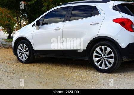 Opel Mokka colore bianco per esterni Foto Stock