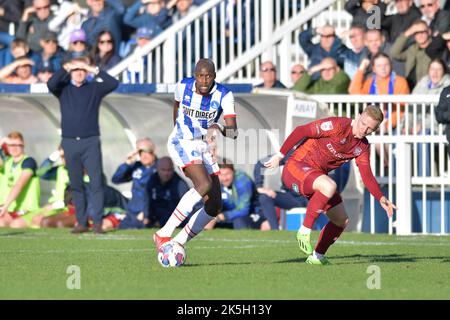 Hartlepool, Regno Unito. 05th Ott 2022. Mohamad Sylla di Hartlepool United durante la partita della Sky Bet League 2 tra Hartlepool United e Carlisle United a Victoria Park, Hartlepool, sabato 8th ottobre 2022. (Credit: Scott Llewellyn | NOTIZIE MI) Credit: NOTIZIE MI & Sport /Alamy Live News Foto Stock