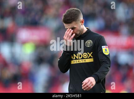 Oliver Norwood di Sheffield United sembra sconcertato dopo la partita del campionato Sky Bet al bet365 Stadium, Stoke-on-Trent. Data immagine: Sabato 8 ottobre 2022. Foto Stock