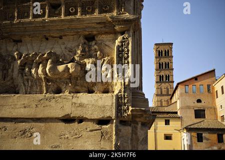 Bassorilievo sull'Arco di Tito, Foro Romano, Roma, Lazio, Italia Foto Stock