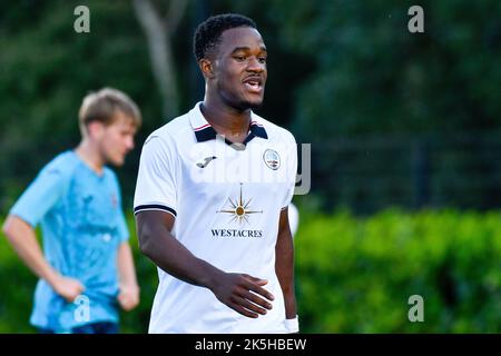 Swansea, Galles. 8 ottobre 2022. Geoffroy Bony di Swansea City durante la partita della Professional Development League Cup tra Swansea City Under 18 e Exeter City Under 18 alla Swansea City Academy di Swansea, Galles, Regno Unito, il 8 ottobre 2022. Credit: Duncan Thomas/Majestic Media. Credit: Majestic Media Ltd/Alamy Live News Foto Stock