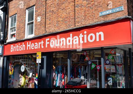 Shrewsbury, Regno Unito - 14 luglio 2022: Firma del negozio della British Heart Foundation a Shrewsbury, Engalnd. Foto Stock