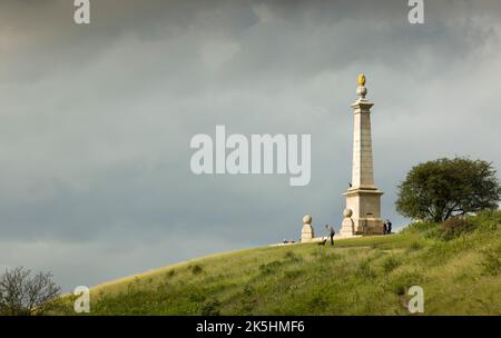 BUCKINGHAMSHIRE, Regno Unito - 07 luglio 2021. Monumento Coombe Hill nelle colline Chiltern. Paesaggio di campagna inglese in estate Foto Stock
