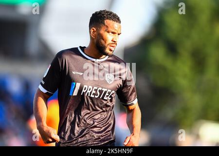 Peterborough, Regno Unito. 8th Ott 2022. Adrian Mariappa (8 Burton Albion) durante la partita della Sky Bet League 1 tra Peterborough e Burton Albion a London Road, Peterborough, sabato 8th ottobre 2022. (Credit: Kevin Hodgson | MI News) Credit: MI News & Sport /Alamy Live News Foto Stock