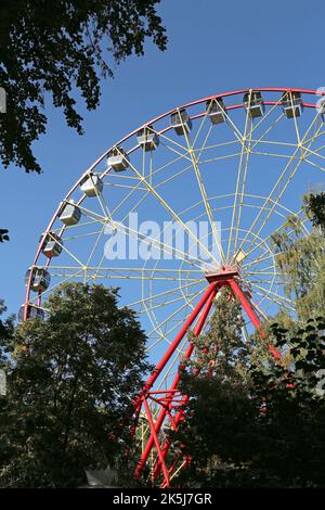 Ruota panoramica, Parco Panfilov, Bishkek, Regione della città di Bishkek, Kirghizistan, Asia centrale Foto Stock