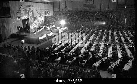 Il 1st° congresso del partito comunista DKP, riammesso nella Repubblica Federale con il sostegno della SED, si è svolto il 12-13 Foto Stock