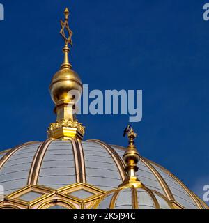 Cupola di Tambour ricoperta di costolette dorate, Nuova Sinagoga di Berlino, dettaglio, Germania Foto Stock