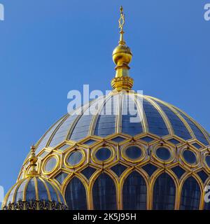 Cupola di Tambour ricoperta di costolette dorate, Nuova Sinagoga di Berlino, dettaglio, Germania Foto Stock