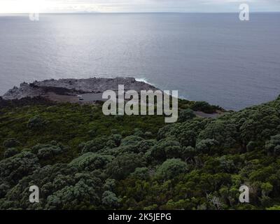 Laghi, scogliere e catene montuose delle Azzorre Foto Stock