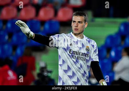 GETAFE, SPAGNA - 8 OTTOBRE: Andriy Lunin del Real Madrid CF durante la partita tra Getafe CF e Real Madrid CF della Liga Santander il 8 ottobre 2022 al Colosseo Alfonso Pérez di Getafe, Spagna. (Foto di Samuel Carreño/ PX Images) Foto Stock