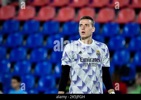 GETAFE, SPAGNA - 8 OTTOBRE: Andriy Lunin del Real Madrid CF durante la partita tra Getafe CF e Real Madrid CF della Liga Santander il 8 ottobre 2022 al Colosseo Alfonso Pérez di Getafe, Spagna. (Foto di Samuel Carreño/ PX Images) Foto Stock