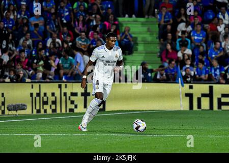 GETAFE, SPAGNA - 8 OTTOBRE: David Alaba del Real Madrid CF durante la partita tra Getafe CF e Real Madrid CF di la Liga Santander il 8 ottobre 2022 al Colosseo Alfonso Pérez di Getafe, Spagna. (Foto di Samuel Carreño/ PX Images) Foto Stock