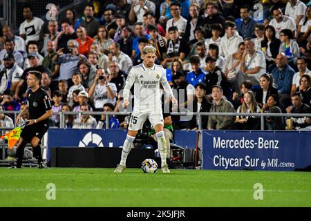 GETAFE, SPAGNA - 8 OTTOBRE: Fede Valverde del Real Madrid CF durante la partita tra Getafe CF e Real Madrid CF della Liga Santander il 8 ottobre 2022 al Colosseo Alfonso Pérez di Getafe, Spagna. (Foto di Samuel Carreño/ PX Images) Foto Stock