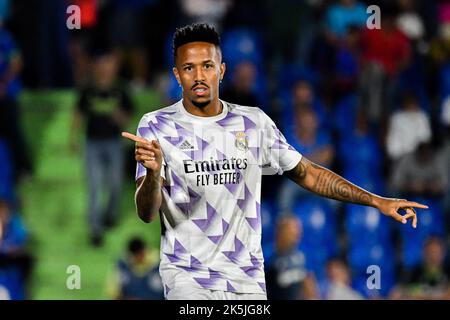 GETAFE, SPAGNA - 8 OTTOBRE: Éder Militao del Real Madrid CF durante la partita tra Getafe CF e Real Madrid CF della Liga Santander il 8 ottobre 2022 al Colosseo Alfonso Pérez di Getafe, Spagna. (Foto di Samuel Carreño/ PX Images) Foto Stock