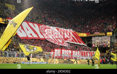 FC Bayern Fans Borussia Dortmund - FC Bayern Muenchen Football Bundesliga Fussball 1. Bundesliga Saison 2022/ 2023 8.10.2022 © diebilderwelt / Alamy Stock Foto Stock