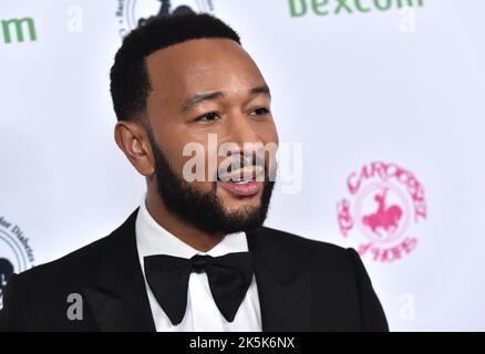 Beverly Hills, CA, Stati Uniti. 8th Ott 2022. John Legend arriva alla Carousel of Hope Ball del 36th che si tiene presso il Beverly Hilton Hotel di Beverly Hills, CA, il 8 ottobre 2022. © OConnor / AFF-USA.com Credit: AFF/Alamy Live News Foto Stock