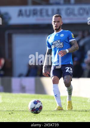 Peterborough, Regno Unito. 08th Ott 2022. Joe Ward (PU) al Peterborough United contro Burton Albion, una partita della EFL League, al Weston Homes Stadium, Peterborough, Cambridgeshire. Credit: Paul Marriott/Alamy Live News Foto Stock