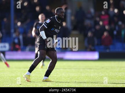 Peterborough, Regno Unito. 08th Ott 2022. Adedeji Oshilaja (BA) al Peterborough United contro Burton Albion, una partita della EFL League, al Weston Homes Stadium, Peterborough, Cambridgeshire. Credit: Paul Marriott/Alamy Live News Foto Stock