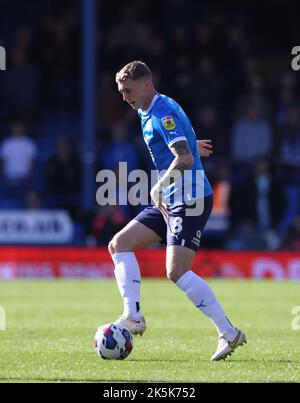 Peterborough, Regno Unito. 08th Ott 2022. Jack Taylor (PU) al Peterborough United contro Burton Albion, una partita della EFL League, al Weston Homes Stadium, Peterborough, Cambridgeshire. Credit: Paul Marriott/Alamy Live News Foto Stock