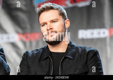 New York, Stati Uniti. 08th Ott 2022. Jack Reynor partecipa al panel per il film The Peripheral di Amazon prime durante il fumettistico con al Jacob Javits Center Credit: Sipa USA/Alamy Live News Foto Stock