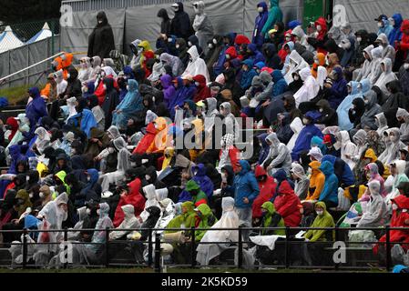 Suzuka, Giappone. 9th Ott 2022. Circuito atmosfera - tifosi in tribuna. Gran Premio del Giappone, domenica 9th ottobre 2022. Suzuka, Giappone. Credit: James Moy/Alamy Live News Foto Stock