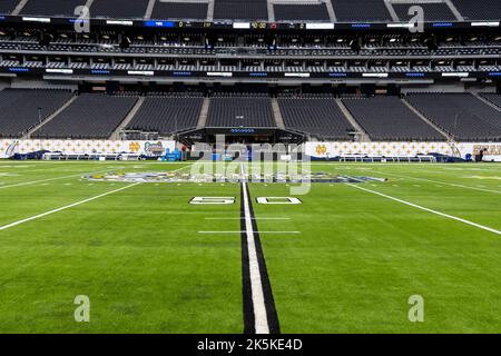 Las Vegas, Nevada, Stati Uniti. 08th Ott 2022. Una panoramica generale del campo prima dell'azione di gioco di calcio NCAA tra il BYU Cougars e il Notre Dame Fighting Irish all'Allegiant Stadium di Las Vegas, Nevada. John Mersits/CSM/Alamy Live News Foto Stock