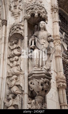 Il Vecchio portale della Madonna dell'Immacualata Concezione (dettaglio), Alfama, Lisbona, Portogallo. Molto ornato, stile manuelino; Foto Stock