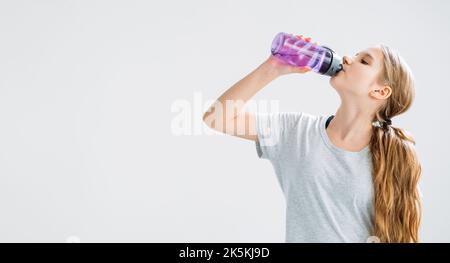 fitness idratazione sport banner ragazza acqua potabile Foto Stock