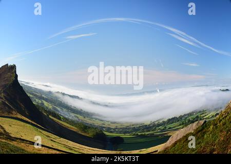 Piegando la visuale con una lente fisheye si ottiene un'affascinante immagine di paesaggio variabile. Foto Stock