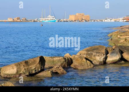 Castello e Porto di Paphos Foto Stock