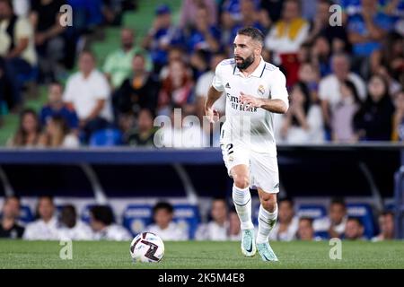 MADRID, SPAGNA - 08 OTTOBRE: Dani Carvajal del Real Madrid CF in azione durante la partita la Liga Santander tra Getafe CF e Real Madrid CF il 08 ottobre 2022 al Colosseo Alfonso Perez di Madrid, Spagna. Credit: Ricardo Larreina/AFLO/Alamy Live News Foto Stock