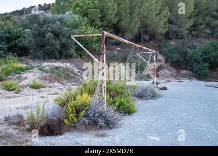 Palafiti da calcio in crescita, Pano Theletra Village, Cipro. Foto Stock