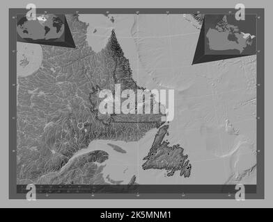 Terranova e Labrador, provincia del Canada. Mappa altimetrica bilivello con laghi e fiumi. Posizioni delle principali città della regione. Angolo ausiliario Foto Stock