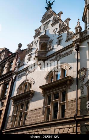 Architettura in stile romanticismo in via Parizska a Praga, Repubblica Ceca. Foto Stock