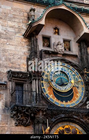 Figure commoventi sull'orologio astronomico di Praga nella Repubblica di Chech. Foto Stock