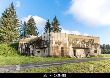 REPUBBLICA CECA, Orlicke Hory - 26 settembre 2022: Bunker di guerra ceco dalla seconda guerra mondiale Fortezza militare di confine 'Hanickaa' costruita nel 1936-1938. Foto Stock