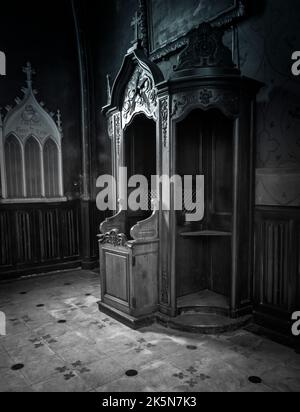 Il confessionale a Collegiale Notre Dame, Beaune, Borgogna, Francia. Foto Stock