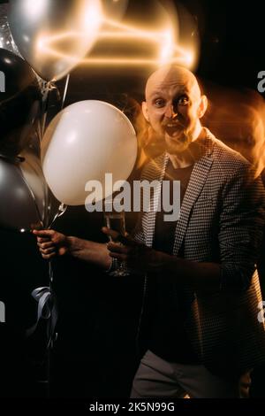 divertente compleanno felice uomo festivo saluto vacanza Foto Stock