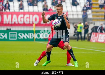 Emil Holm (#2 Spezia Calcio) durante il campionato italiano Serie Una partita di calcio tra AC Monza e Spezia Calcio il 9 ottobre 2022 allo stadio U-Power di Monza - Foto Morgese-Rossini / DPPI Foto Stock